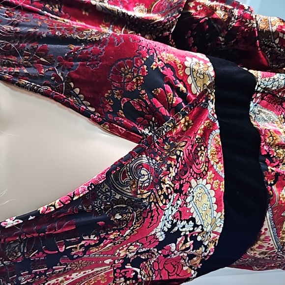 Boho Velvet Paisley Wrap Top with Bell Sleeves - Size XL (Pre-Owned) - Picture 6 of 13